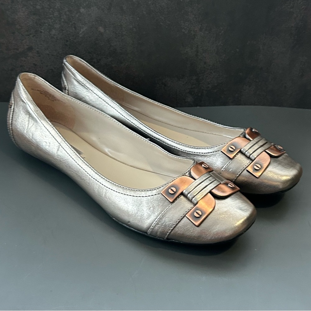 Nine & Co. Metallic Flats with Copper Accents Size 6.5